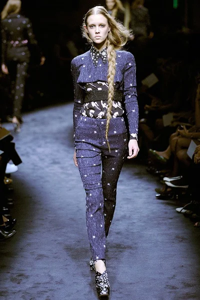 Look 4